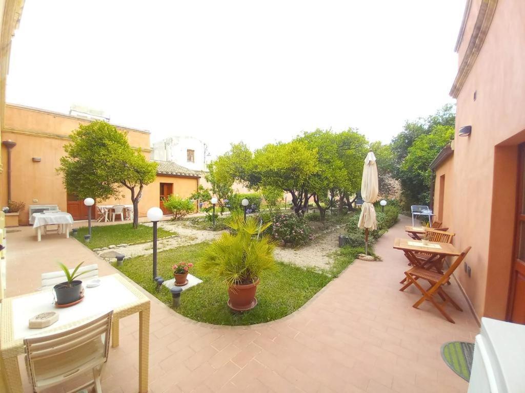 B&B Antica Villa Quartu Sant'Elena Eksteriør billede