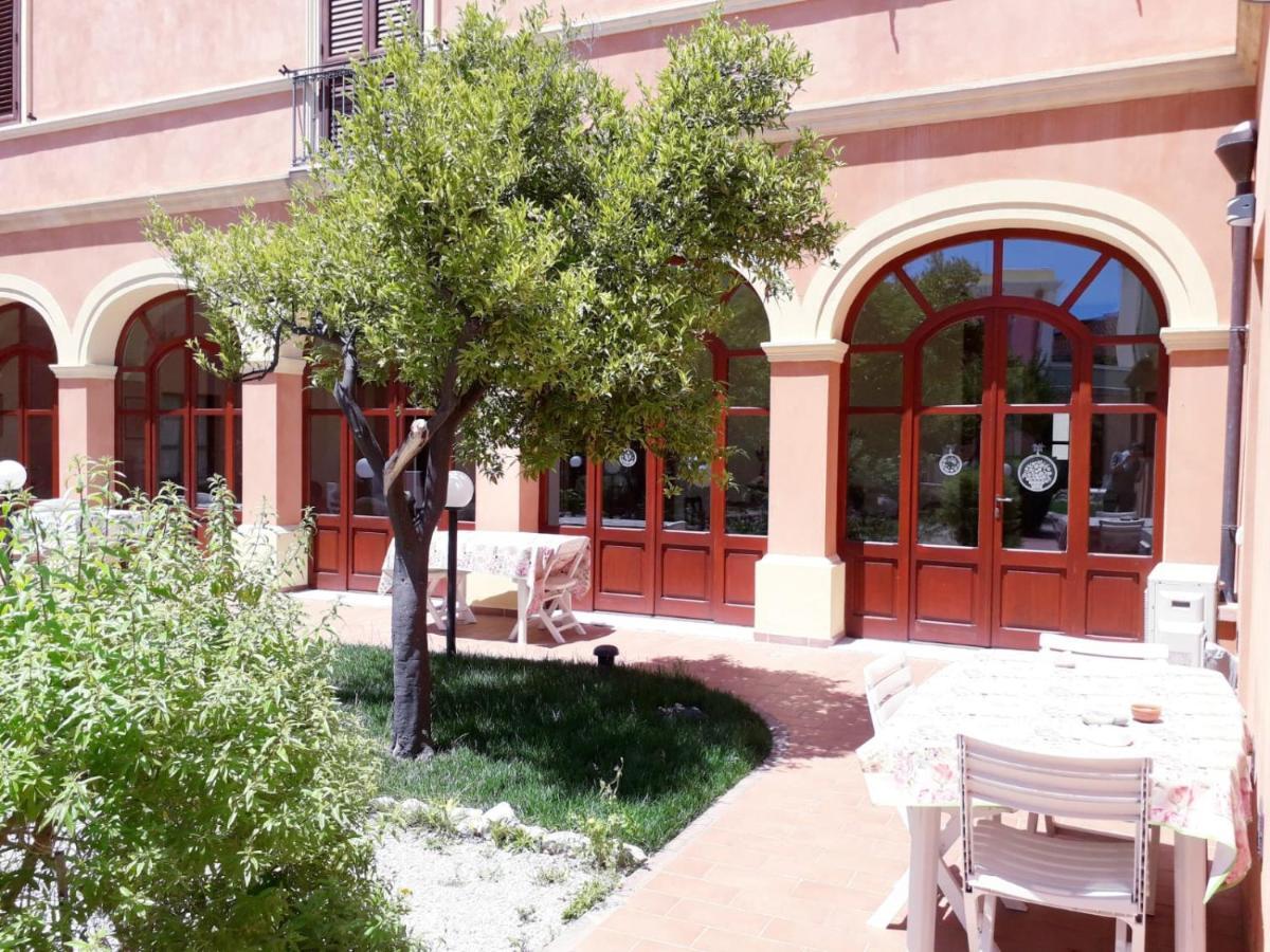 B&B Antica Villa Quartu Sant'Elena Eksteriør billede